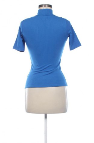 Дамска блуза Cropp, Размер XS, Цвят Син, Цена 27,02 лв.