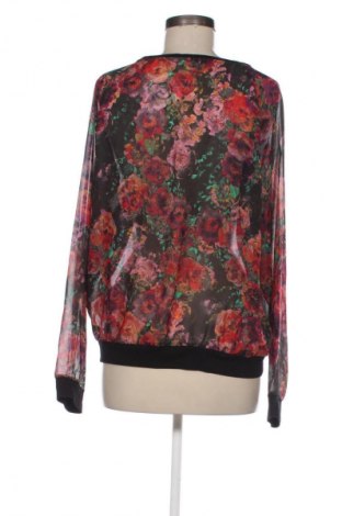 Дамска блуза ONLY, Размер M, Цвят Многоцветен, Цена 20,00 лв.