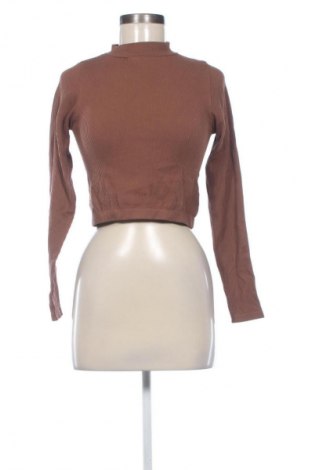 Дамска блуза Stradivarius, Размер S, Цвят Кафяв, Цена 25,39 лв.