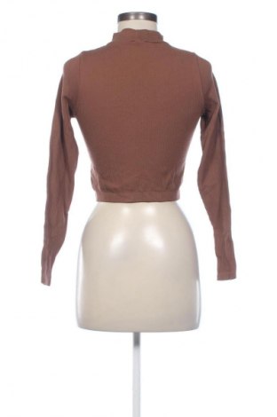 Дамска блуза Stradivarius, Размер S, Цвят Кафяв, Цена 25,39 лв.