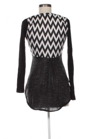 Дамска блуза Unbranded, Размер S, Цвят Многоцветен, Цена 19,00 лв.