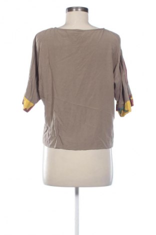 Дамска блуза Unbranded, Размер M, Цвят Многоцветен, Цена 19,00 лв.