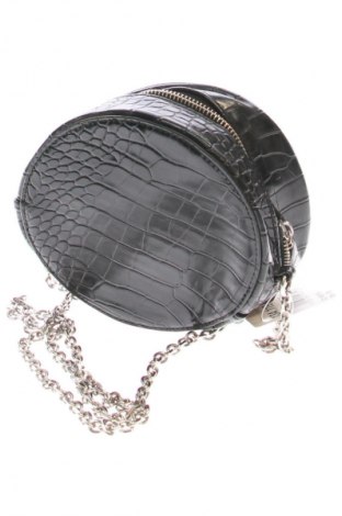Damska torebka Bershka, Kolor Czarny, Cena 52,99 zł