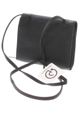 Damska torebka In Wear, Kolor Czarny, Cena 72,99 zł