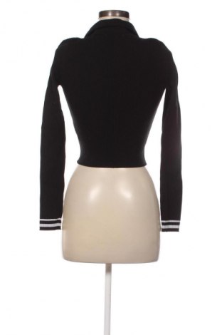 Дамска жилетка Bershka, Размер M, Цвят Черен, Цена 17,99 лв.