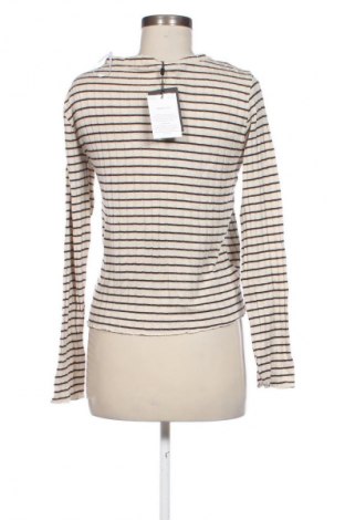 Дамска жилетка Pieces, Размер L, Цвят Многоцветен, Цена 62,99 лв.