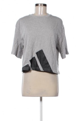 Tricou de femei Adidas, Mărime M, Culoare Gri, Preț 72,03 Lei