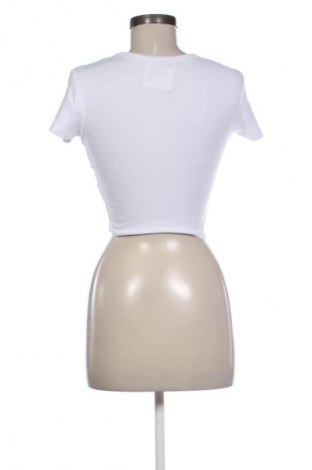 Дамска тениска Fb Sister, Размер S, Цвят Бял, Цена 17,00 лв.