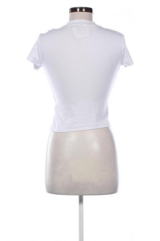 Γυναικείο t-shirt Fb Sister, Μέγεθος M, Χρώμα Πολύχρωμο, Τιμή 5,99 €