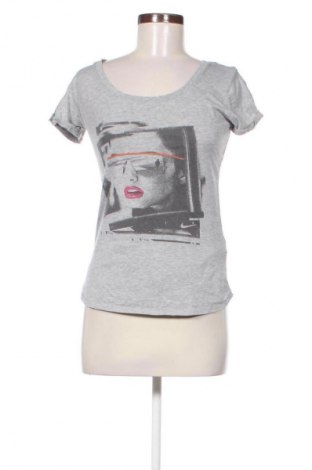 Damen T-Shirt Nike, Größe S, Farbe Mehrfarbig, Preis € 13,82