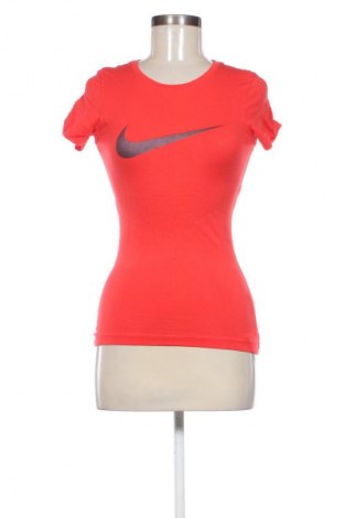 Dámské tričko Nike, Velikost XS, Barva Červená, Cena  346,00 Kč