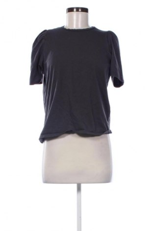 Női póló Noisy May, Méret M, Szín Szürke, Ár 3 602 Ft