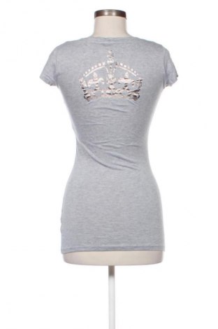 Γυναικείο t-shirt Pull&Bear, Μέγεθος S, Χρώμα Γκρί, Τιμή 14,38 €