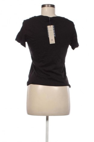 Дамска тениска Tommy Jeans, Размер L, Цвят Черен, Цена 77,99 лв.