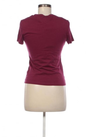 Дамска тениска Tommy Jeans, Размер M, Цвят Лилав, Цена 29,14 €