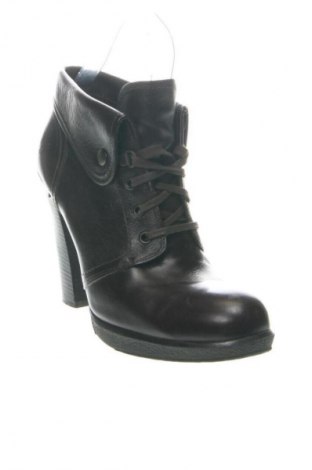 Γυναικεία μποτάκια Bata, Μέγεθος 41, Χρώμα Πολύχρωμο, Τιμή 72,00 €