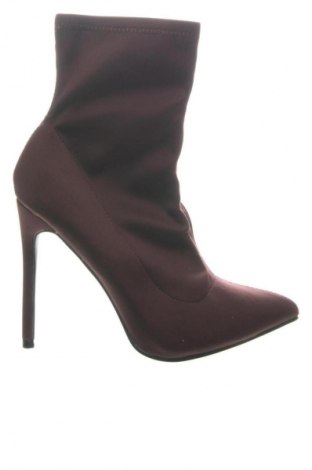 Дамски боти Boohoo, Размер 39, Цвят Кафяв, Цена 77,14 лв.