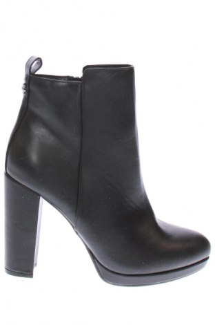 Дамски боти Buffalo, Размер 38, Цвят Черен, Цена 124,99 лв.