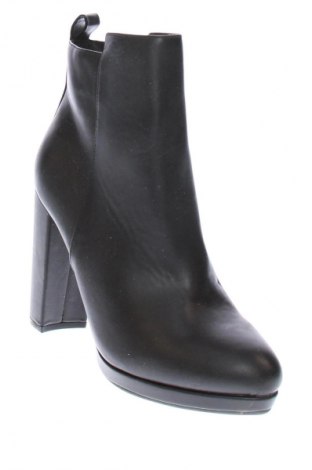Дамски боти Buffalo, Размер 38, Цвят Черен, Цена 124,99 лв.