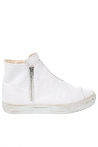 Дамски боти Converse, Размер 38, Цвят Бял, Цена 108,04 лв.