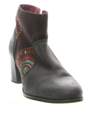 Дамски боти Desigual, Размер 39, Цвят Многоцветен, Цена 132,99 лв.