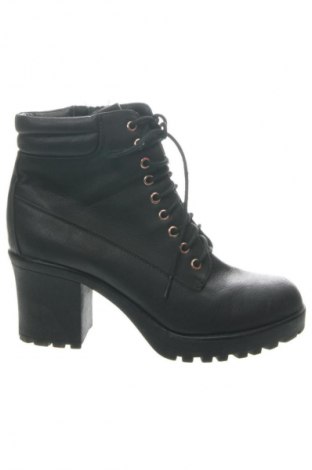 Dámské boty  F&F, Velikost 40, Barva Černá, Cena  1 013,00 Kč