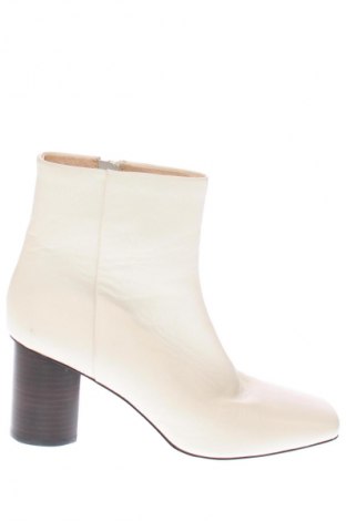 Дамски боти Kate Gray, Размер 39, Цвят Бежов, Цена 102,99 лв.