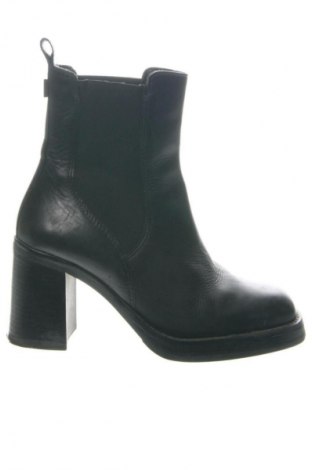 Γυναικεία μποτάκια Lasocki, Μέγεθος 38, Χρώμα Μαύρο, Τιμή 46,99 €