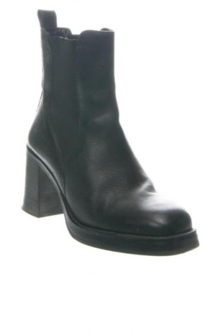 Γυναικεία μποτάκια Lasocki, Μέγεθος 38, Χρώμα Μαύρο, Τιμή 46,99 €
