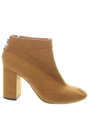 Dámské boty  Pull&Bear, Velikost 38, Barva Oranžová, Cena  519,00 Kč