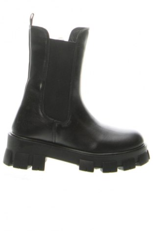 Дамски боти RunnerBoss, Размер 36, Цвят Черен, Цена 77,99 лв.