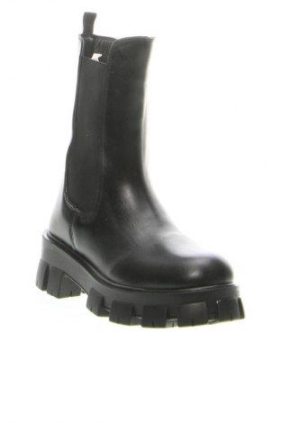 Дамски боти RunnerBoss, Размер 36, Цвят Черен, Цена 77,99 лв.