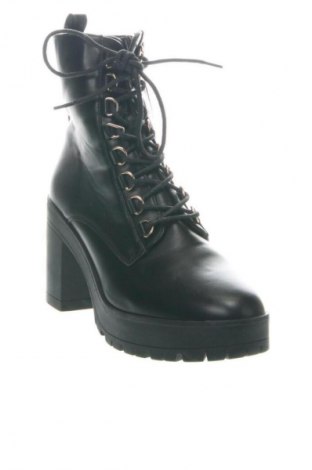 Дамски боти Sinsay, Размер 38, Цвят Черен, Цена 63,08 лв.