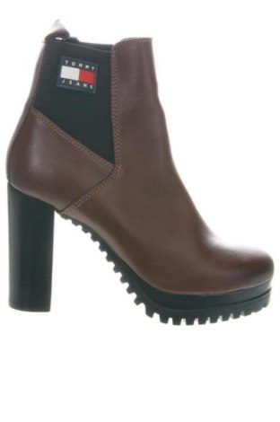 Damskie botki Tommy Hilfiger, Rozmiar 37, Kolor Brązowy, Cena 649,99 zł