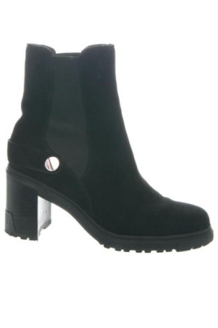 Дамски боти Tommy Hilfiger, Размер 39, Цвят Черен, Цена 123,00 лв.