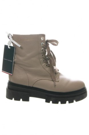 Дамски боти Tommy Hilfiger, Размер 37, Цвят Бежов, Цена 299,99 лв.