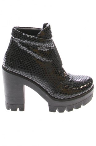 Дамски боти Unbranded, Размер 37, Цвят Черен, Цена 63,00 лв.