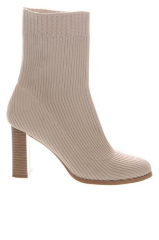 Дамски боти Unbranded, Размер 39, Цвят Бежов, Цена 63,08 лв.