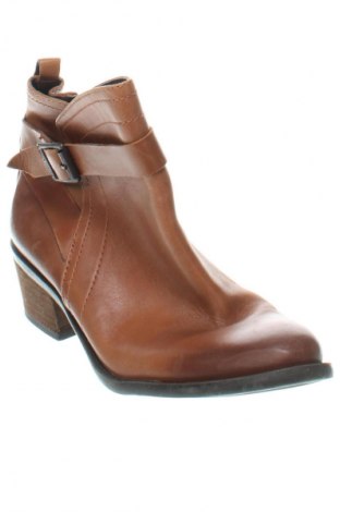 Dámské poltopánky Vince Camuto, Veľkosť 37, Farba Hnedá, Cena  62,95 €