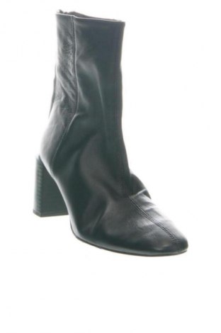 Дамски боти Zara, Размер 37, Цвят Черен, Цена 61,94 лв.