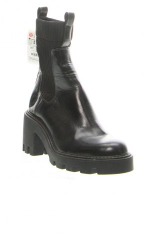 Dámské boty  Zara, Velikost 38, Barva Černá, Cena  2 599,00 Kč