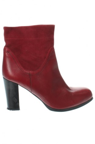 Damskie kozaki Andre, Rozmiar 40, Kolor Czerwony, Cena 331,99 zł