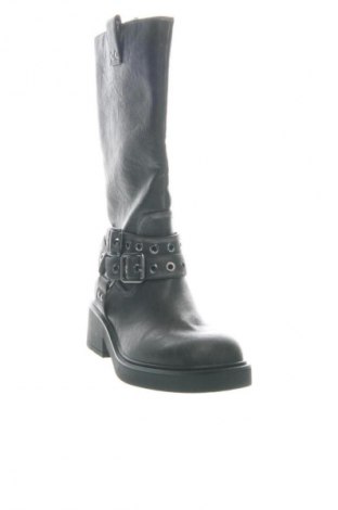 Дамски ботуши Bershka, Размер 39, Цвят Черен, Цена 93,84 лв.