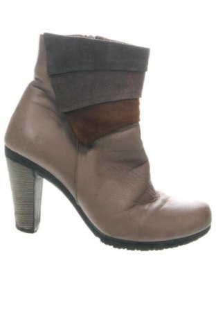 Дамски ботуши Unbranded, Размер 36, Цвят Многоцветен, Цена 127,00 лв.