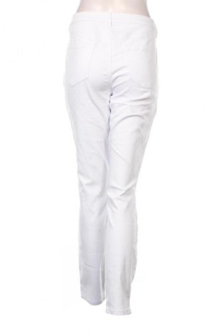 Дамски дънки Arizona, Размер XL, Цвят Бял, Цена 46,99 лв.