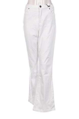 Damen Jeans Arizona, Größe XL, Farbe Weiß, Preis 30,99 €