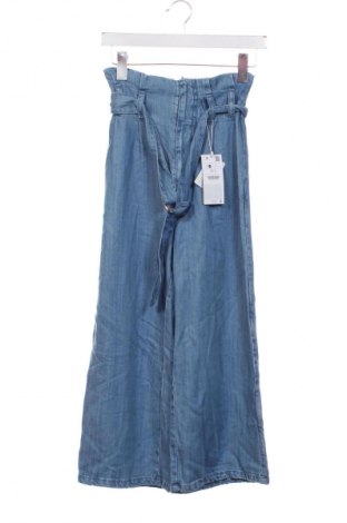 Dámske džínsy  Bershka, Veľkosť XS, Farba Modrá, Cena  23,53 €