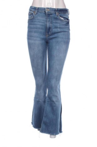 Γυναικείο Τζίν Bershka, Μέγεθος M, Χρώμα Μπλέ, Τιμή 14,83 €