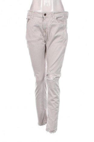 Дамски дънки Bershka, Размер L, Цвят Бежов, Цена 29,99 лв.