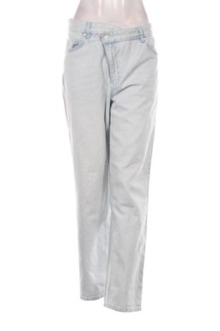 Damskie jeansy Bershka, Rozmiar L, Kolor Niebieski, Cena 66,67 zł